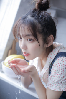 乌鸦嘴妙女郎